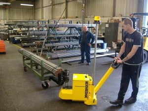 מכשיר דחיפה ומשיכה חשמלי MT3240 - Master Tug 8 מכשיר דחיפה ומשיכה חשמלי MT3240 - Master Tug 8