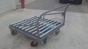 עגלה לשינוע והעברת מיכל 1000 קג 8 עגלה לשינוע והעברת מיכל 1000 קג 8