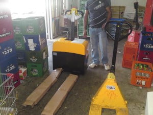 עגלות משטחים חשמליות מוביל אדם R100 7 עגלות משטחים חשמליות מוביל אדם R100 7