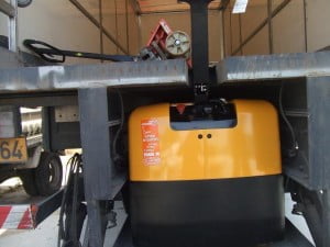 עגלות משטחים חשמליות מוביל אדם R100 9 עגלות משטחים חשמליות מוביל אדם R100 9