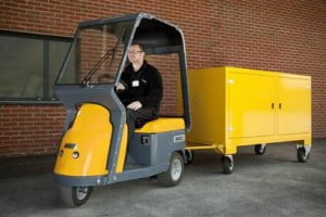 רכב חשמלי קטן לגרירת ציוד עד 2000 קג 1 רכב חשמלי קטן לגרירת ציוד עד 2000 קג 1