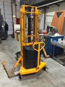ליפטר חשמלי עומס עד 1000 קג גובה עד 3300 ממ E-105 1