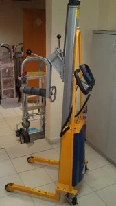מלגזון חצי חשמלי הידראולי להרמת גלילים