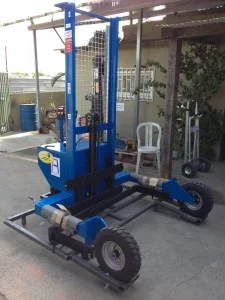 מלגזון חצי חשמלי לעבודה בשטח משובש ET-1000 2