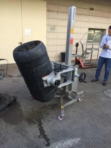 מלגזון נירוסטה להרמה וחביקה והיפוך חביות 1