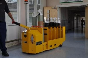 עגלה חשמלית להעברת בלוני חמצן -Gas Bottle Mover 1