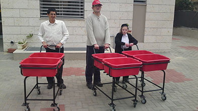 הספקת עגלות מכלים למוסד DE