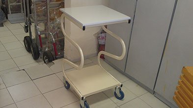 יצור עגלה לפי דרישה בשילוב עץ ומתכתDE