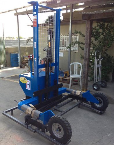 מלגזון חשמלי לעבודה בשטח