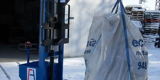 מלגזון חשמלי לעבודה בשטח