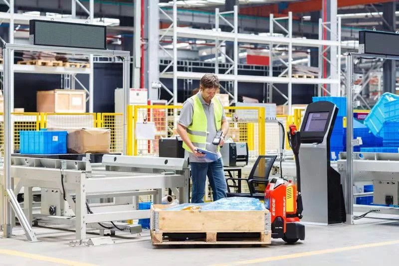 עגלת משטחים חשמלית PTE15N Noblelift עגלת משטחים חשמלית PTE15N Noblelift