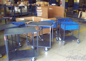 הספקת עגלות לחברה למכוניות מחסן לוגיסטי