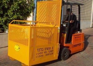 הספקת סל אדם למחסן לוגיסטיRS