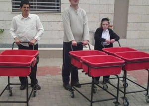 הספקת עגלות  מכלים למוסד DE