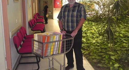ייצור עגלת שרות .לחלוקת דואר לפי בקשת לקוח DE