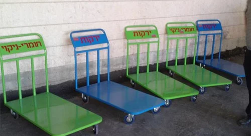 יצור עגלות פלטפורמה כולל כיתוב רשת מזון