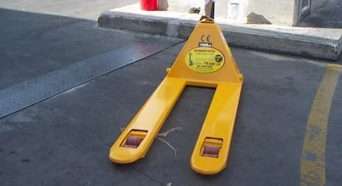 עגלת משטחים נמוכה תמונה מהשטח
