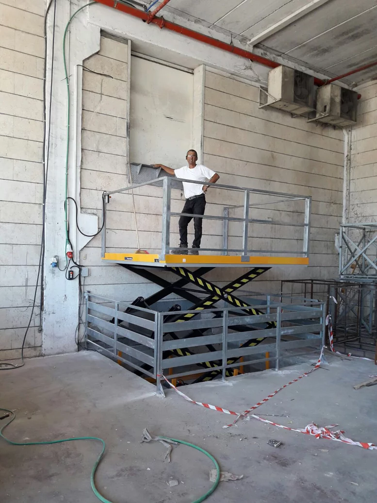 מעלית משא לגובה 3 מטר התקנה בקדימה