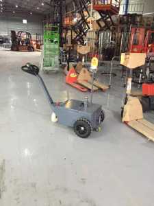 פושר דוחף לעגלות נגררות פושר דוחף לעגלות נגררות