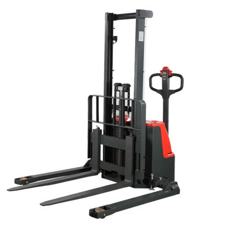 מלגזה חשמלית אדם הולך מלגזה חשמלית אדם הולך